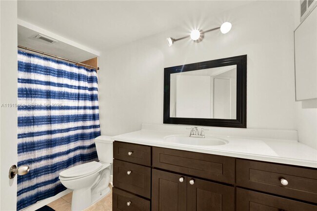 Building Photo - 8290 Lake Dr