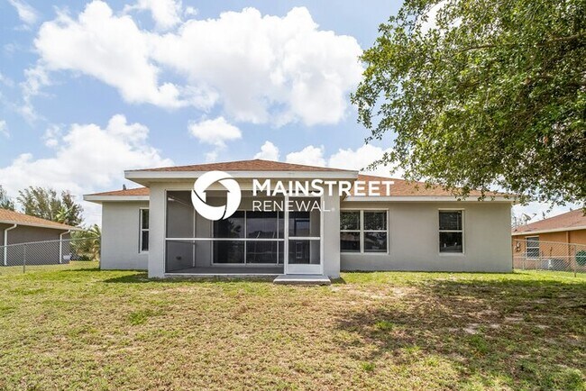 Building Photo - 3 Bedroom Pet-Friendly Home in Cape Coral, FL with Main Street Renewal