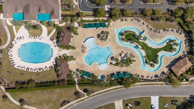 Building Photo - 264 Viareggio Road