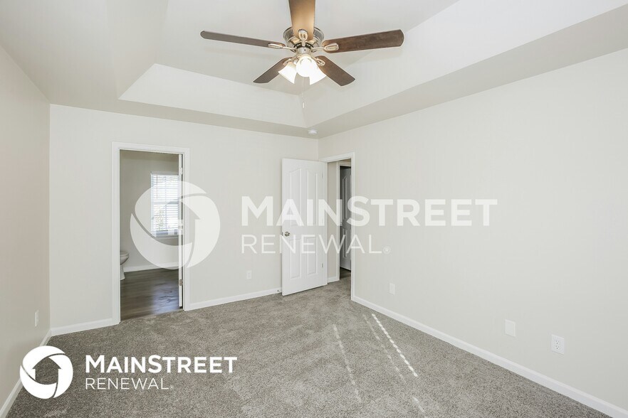 Building Photo - 3744 Sipes Ln