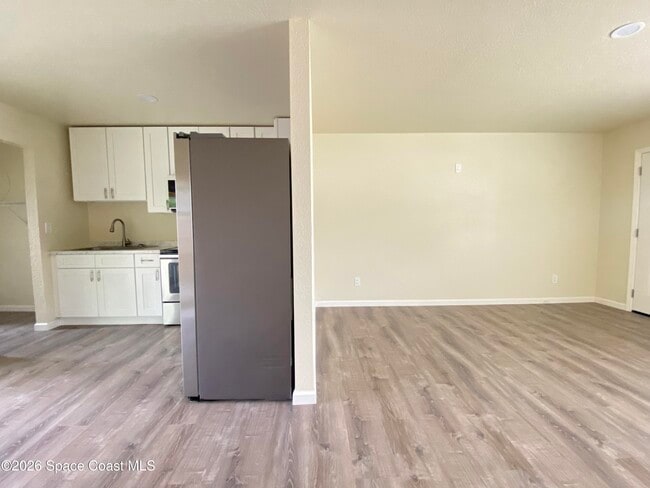 Building Photo - 105 Lagrange Ave