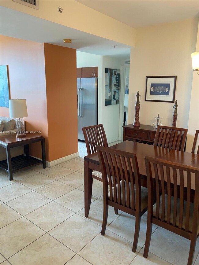 Building Photo - 2425 SW 27th Ave