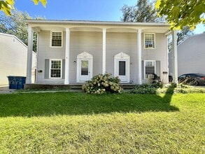 Building Photo - Pennoyer 1634/1636