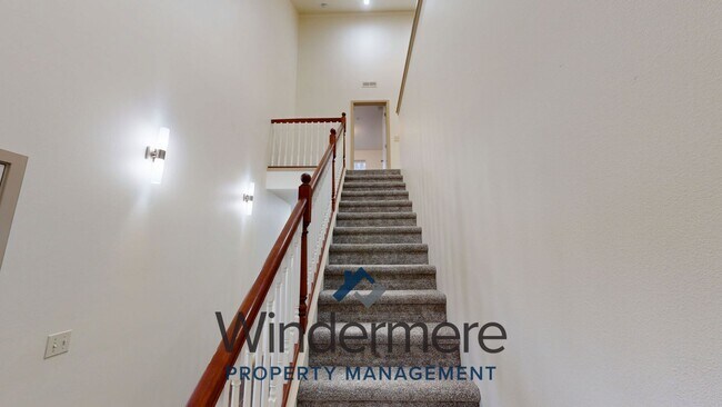 Building Photo - coll1100