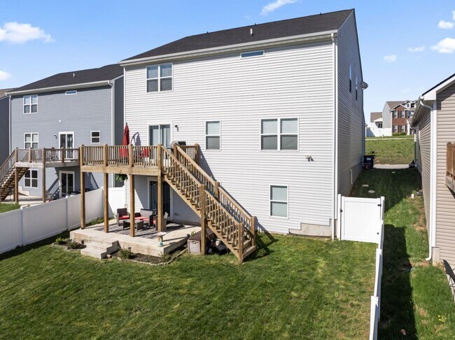 Building Photo - 8609 Warbler Br Wy