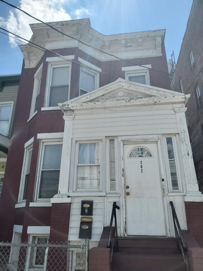 Building Photo - 202 Delaware Ave