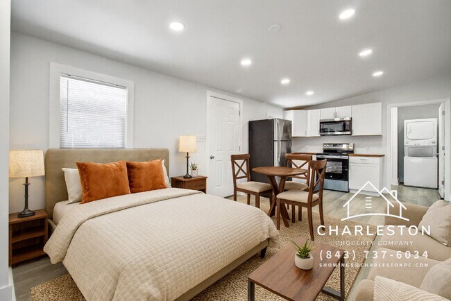 Building Photo - 816 E Estates Blvd