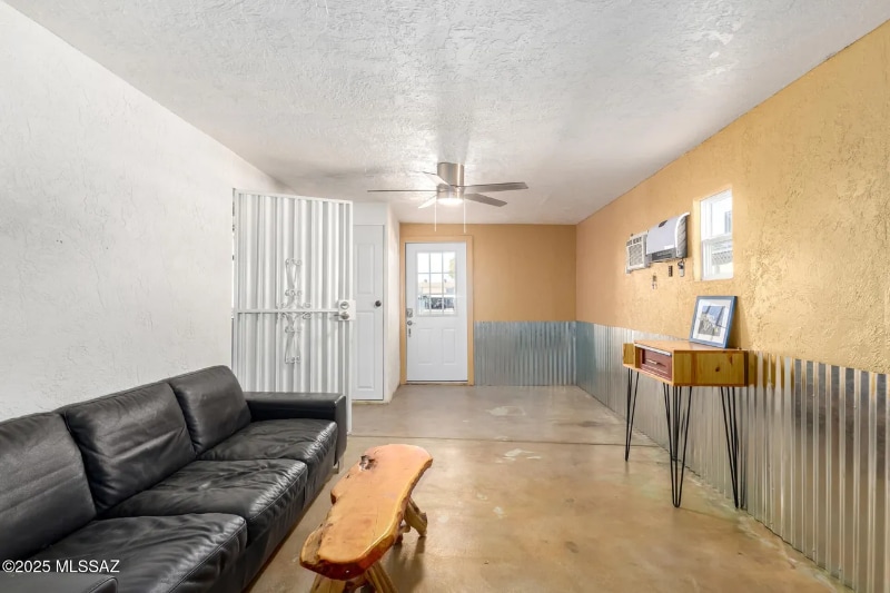 Building Photo - 2144 N Madelyn Ave