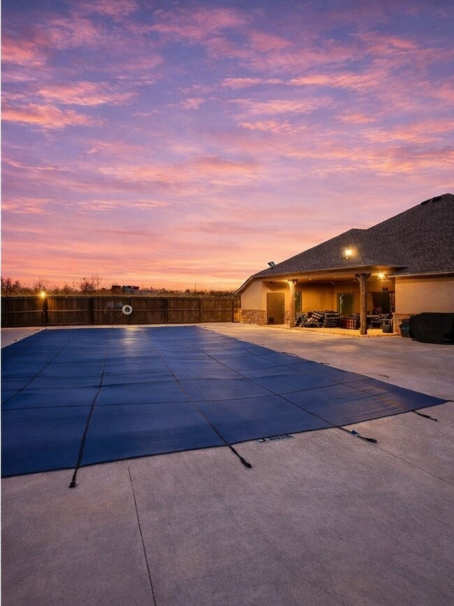 Building Photo - 3301 SW Stonepoint Ave