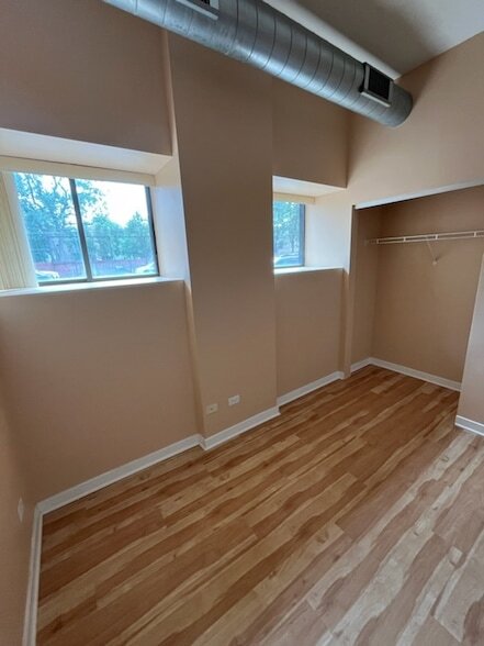 Building Photo - 4537 S Drexel Blvd