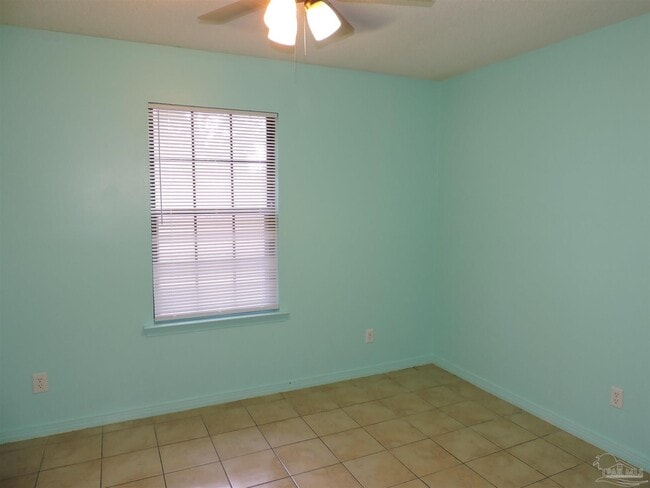 Building Photo - 1310 Pinnacle Dr