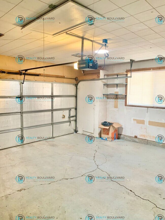Building Photo - Charming 3-Bedroom Home Near McCarran – Gr...
