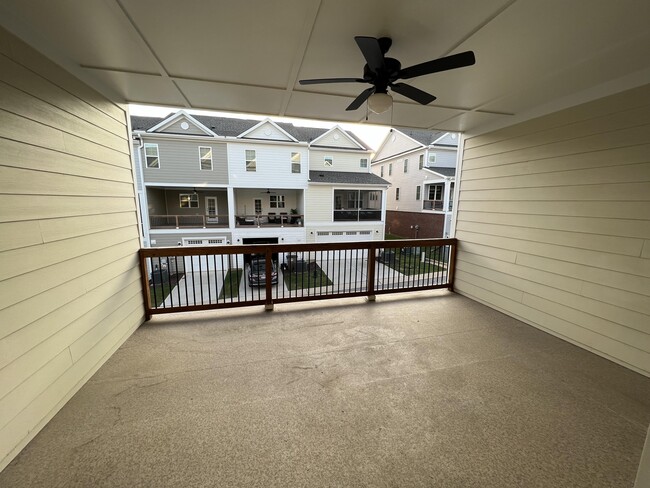 2nd floor patio - 1006 Gateway Commons Cir