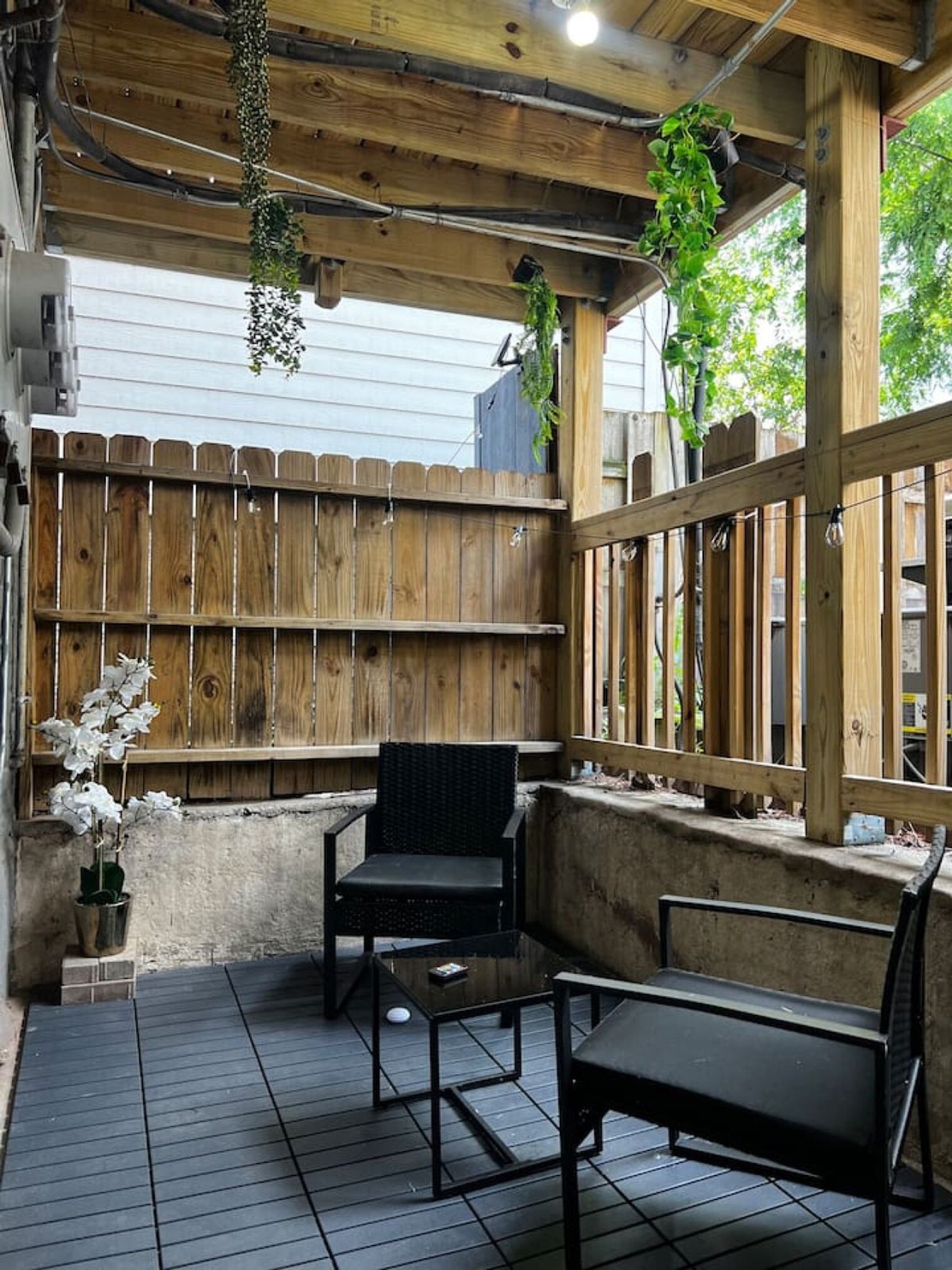 Building Photo - 1246 W Nelson St