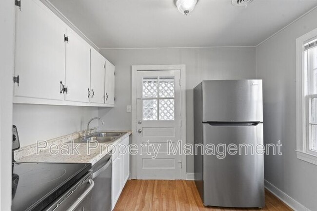 Building Photo - 115 S Holly Ave