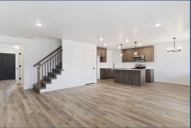 Building Photo - 3015 S Ludlow Way