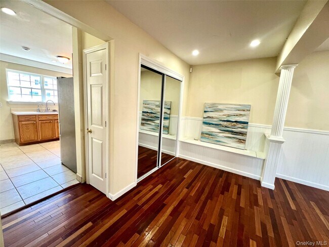 Building Photo - 60 Peach Pl