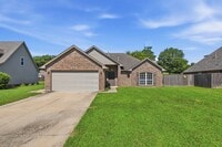 Building Photo - Claremore | 3 Bed | 2 Bath | Large Backyard
