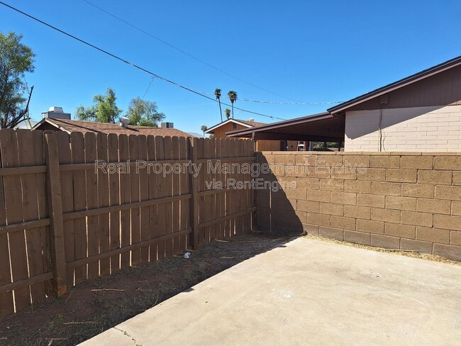 Building Photo - 3059 W Acapulco Ln