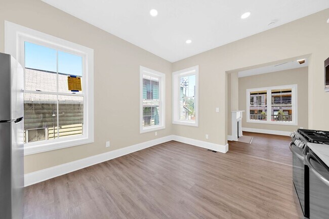 Building Photo - 2322 Scranton Rd