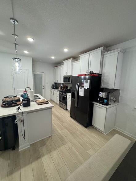 Building Photo - 212 Flowers Ave