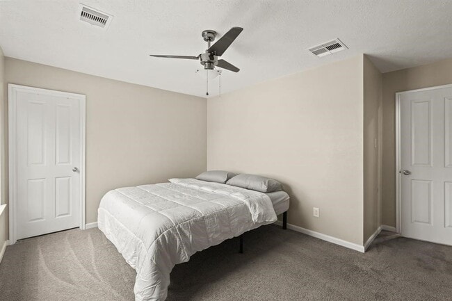 Building Photo - 6719 Path Way Ct