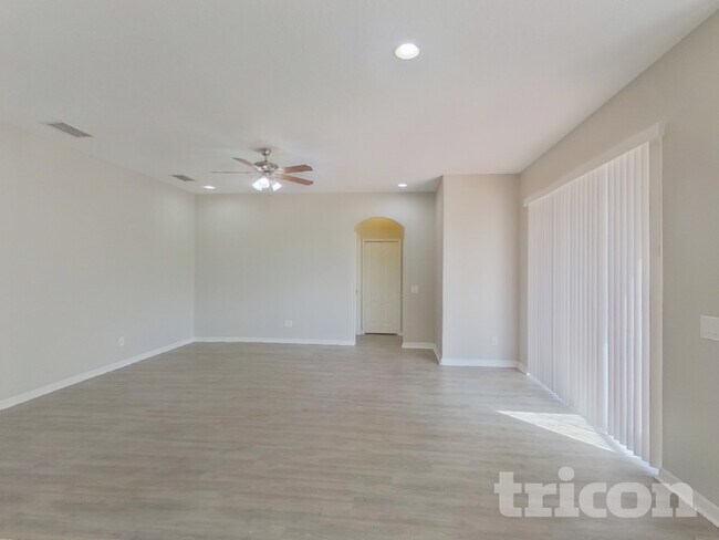 Building Photo - 9540 Baton Rouge Ln