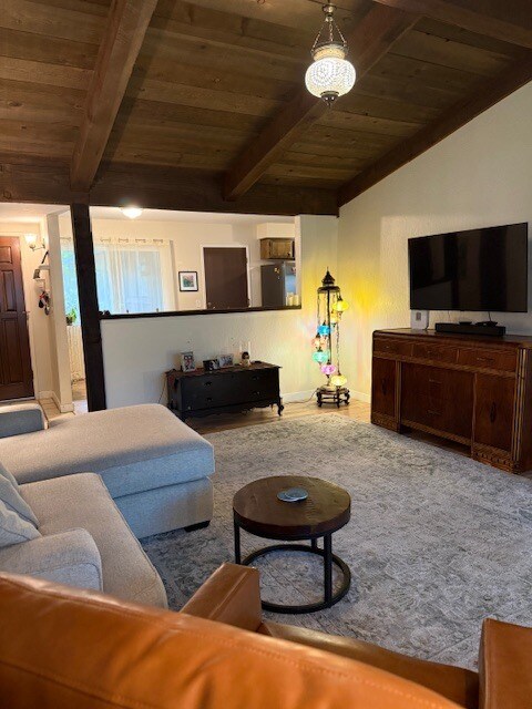 Building Photo - 812 Greenwich Dr