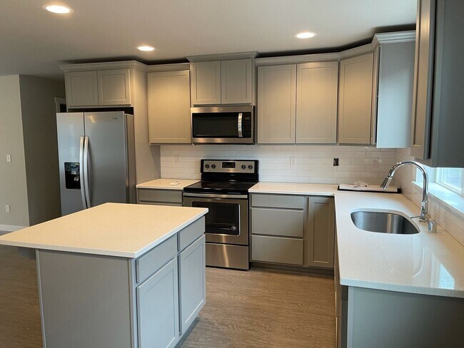 Building Photo - 211 Jefferson Ave NW