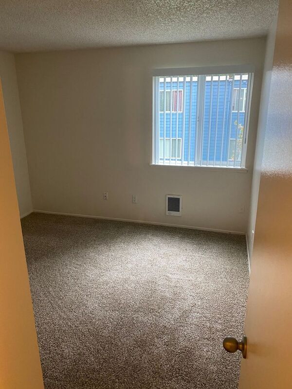 Building Photo - 479 Senate St NW