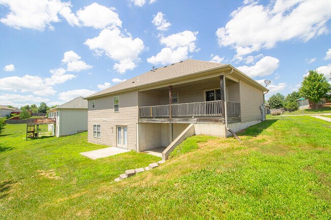 Building Photo - 208 Jackal Dr