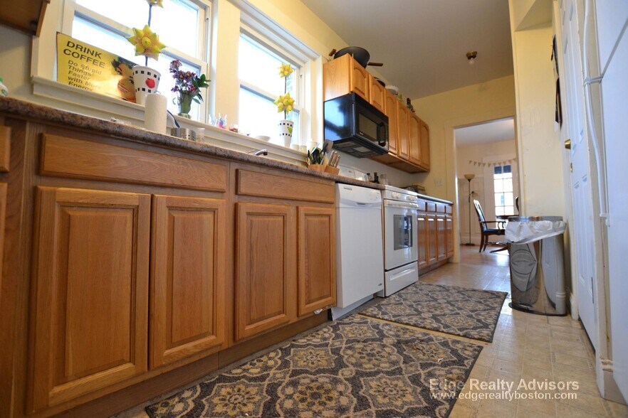 Building Photo - 207 Chestnut Ave