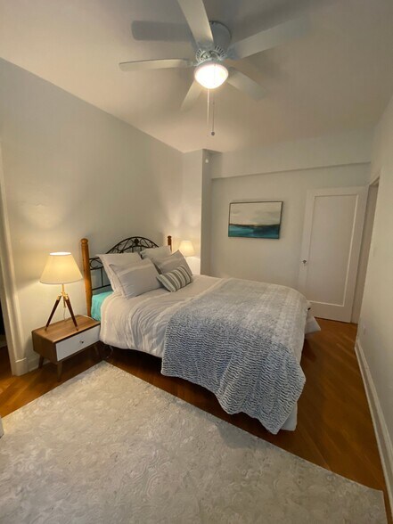 Building Photo - 2032 Belmont Rd NW