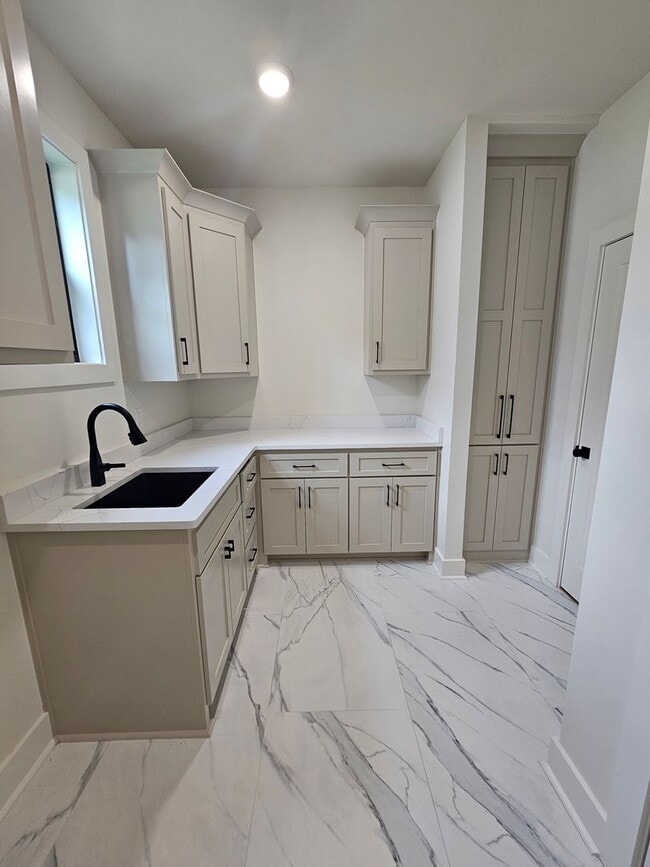 Building Photo - 7233 Havenwood Dr