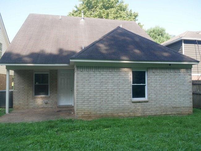 Building Photo - 4651 Addington Dr