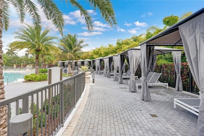 Building Photo - 10500 NW 78th Terrace