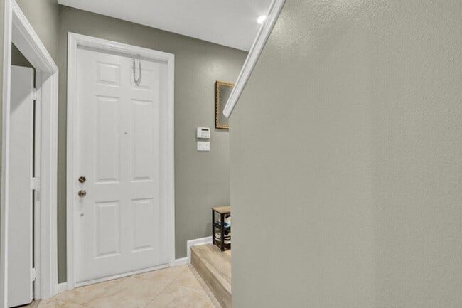 Building Photo - 136 Regions Way