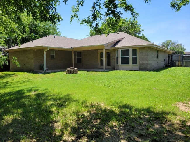 Building Photo - Newly Remodeled 4 BR 2 Bath Next to Harker Heights Community Park!