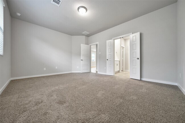Building Photo - 6609 Lahna Oak Dr