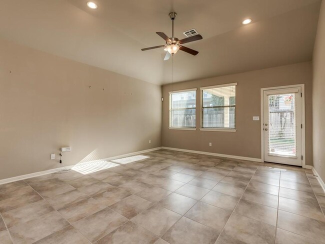 Building Photo - 2104 Granite Hill Dr