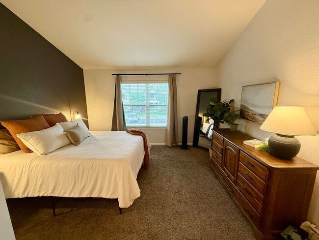 Building Photo - Beautiful 2 bedroom, 2 Bath Condo with 1 Car Detached Garage in Southwest Fort Collins, CO