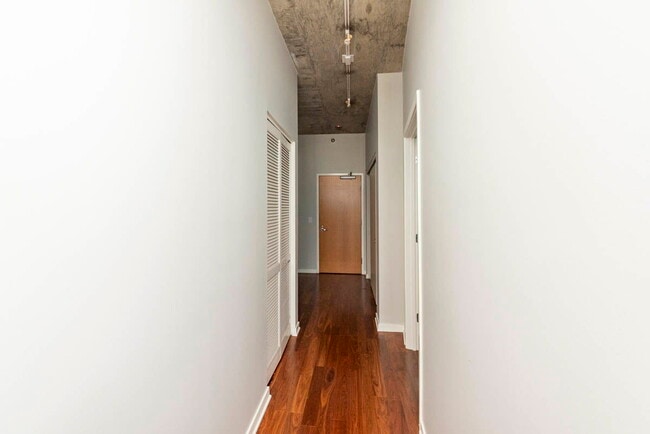 Building Photo - 700 N Larrabee St