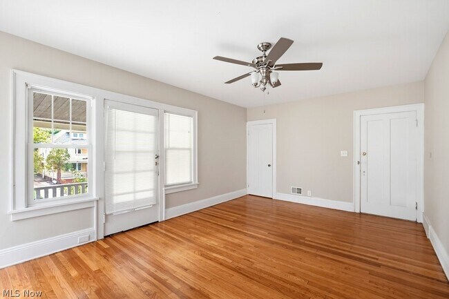 Building Photo - 3423 Beechwood Ave