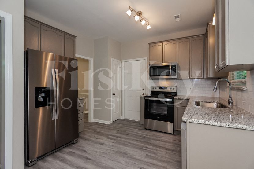 Building Photo - 10712 Spruce Mountain Rd