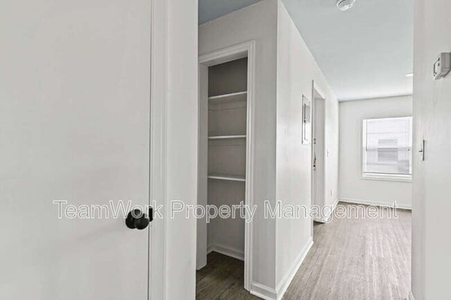 Building Photo - 3012 Azalea Dr