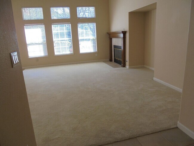 Building Photo - 4518 Avondale Cir