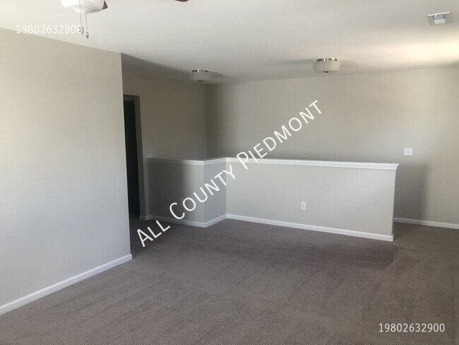 Building Photo - 1144 Streamside Ln