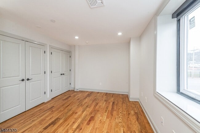 Building Photo - 248 US-46