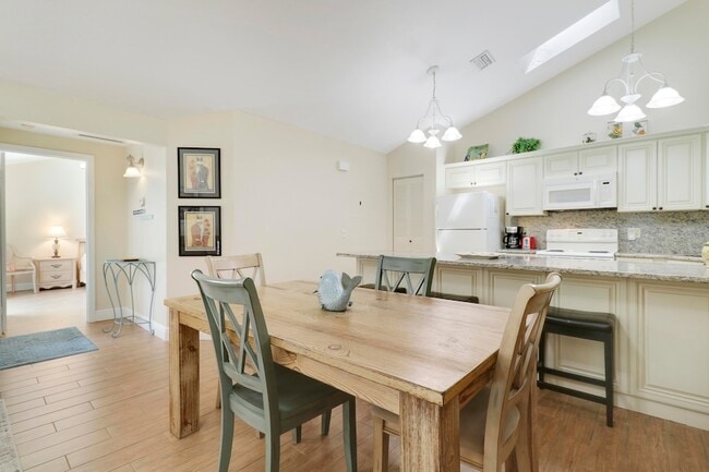 Building Photo - 1801 S US Hwy 1