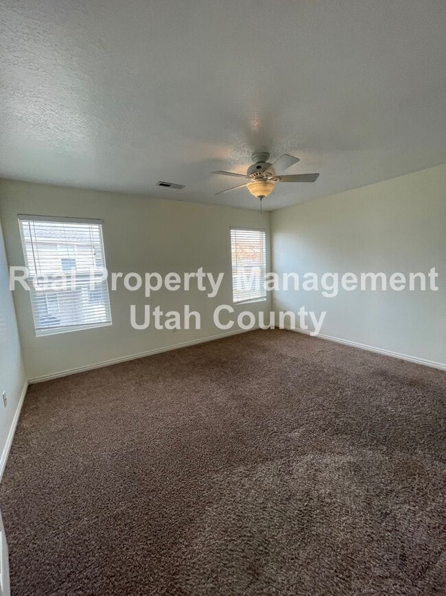 Building Photo - Stunning Townhome in Lehi